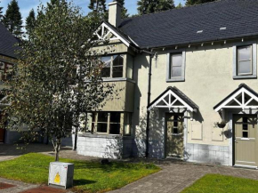 Kilronan 3 bed house on castle grounds